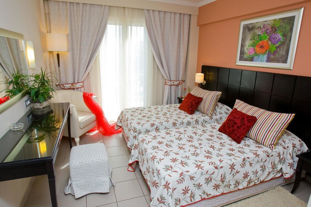 Ionian Plaza & 4*
