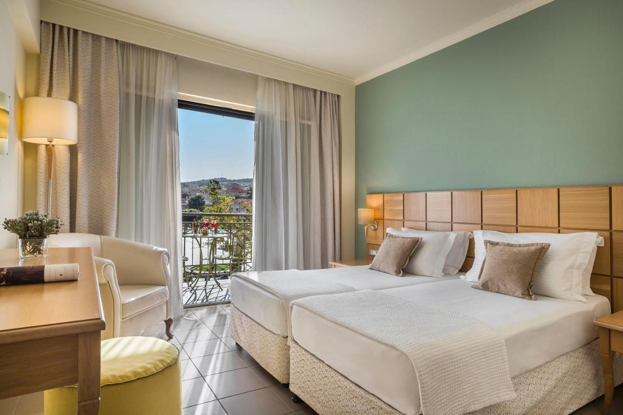 Ionian Plaza & Hotel 4*