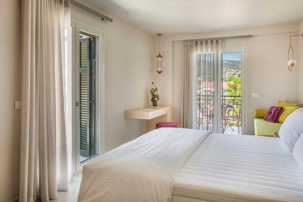 Ionian Plaza & 4*