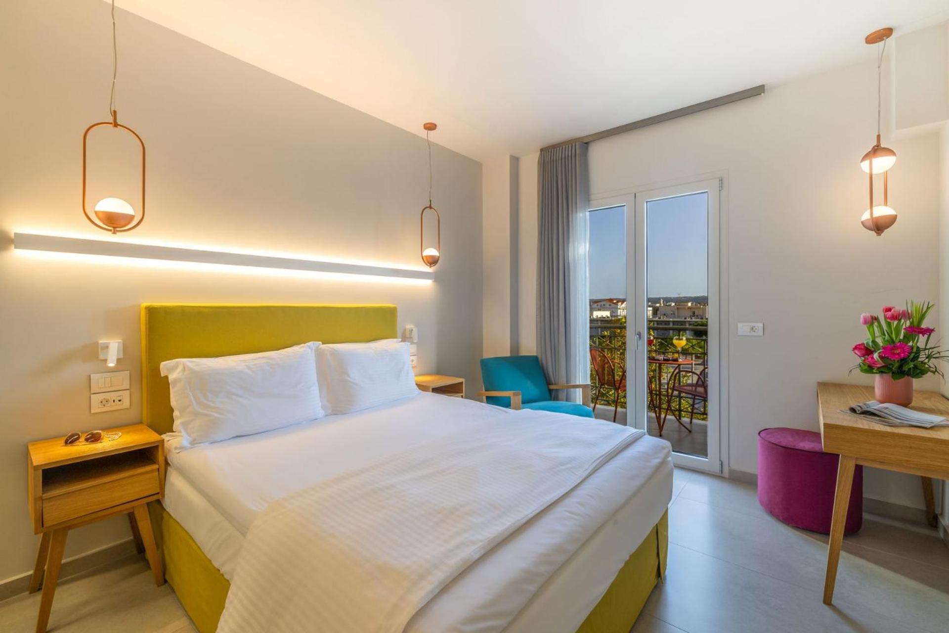 Hotel Ionian Plaza & 4*
