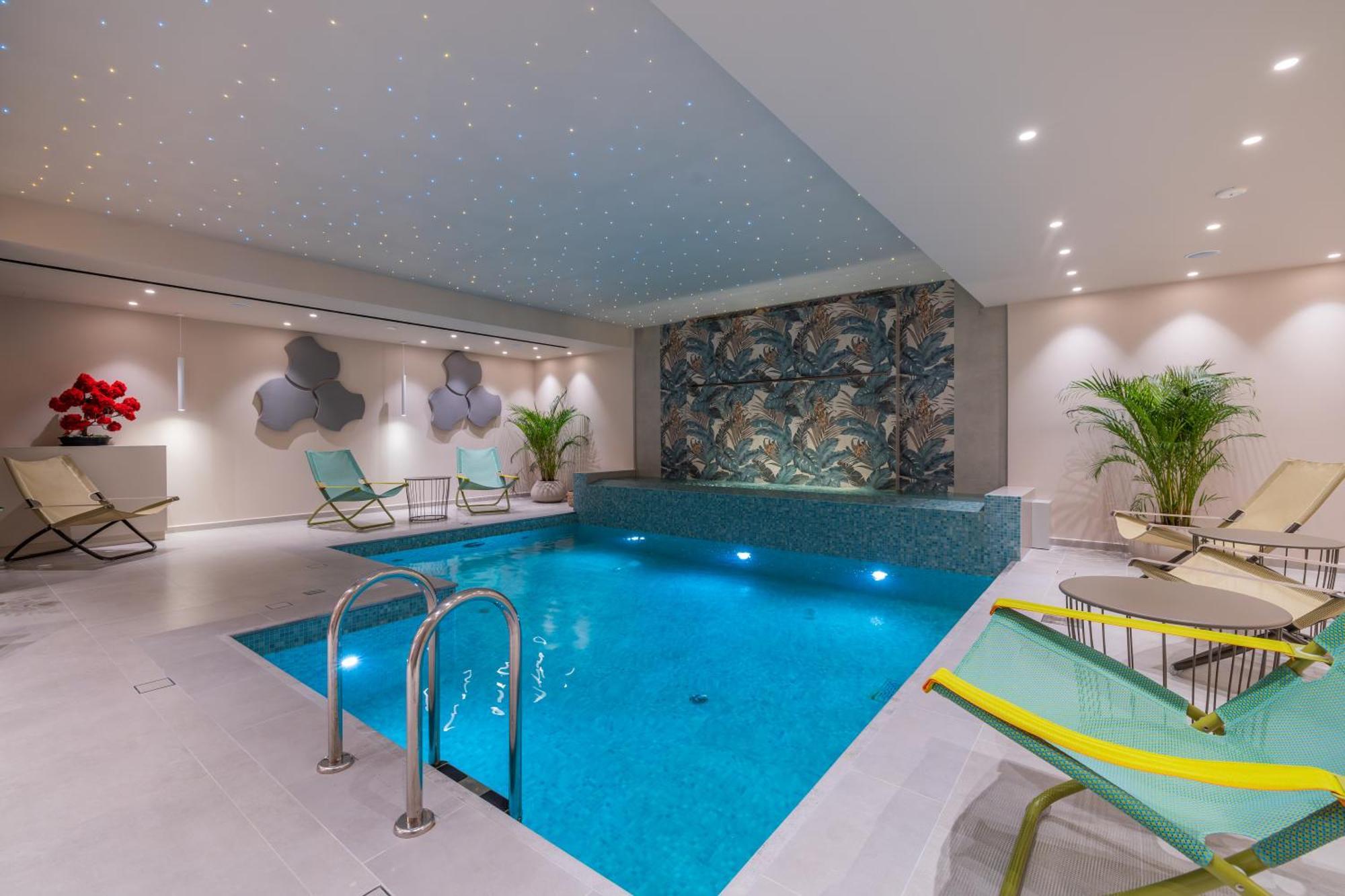 Ionian Plaza & Hotel 4*