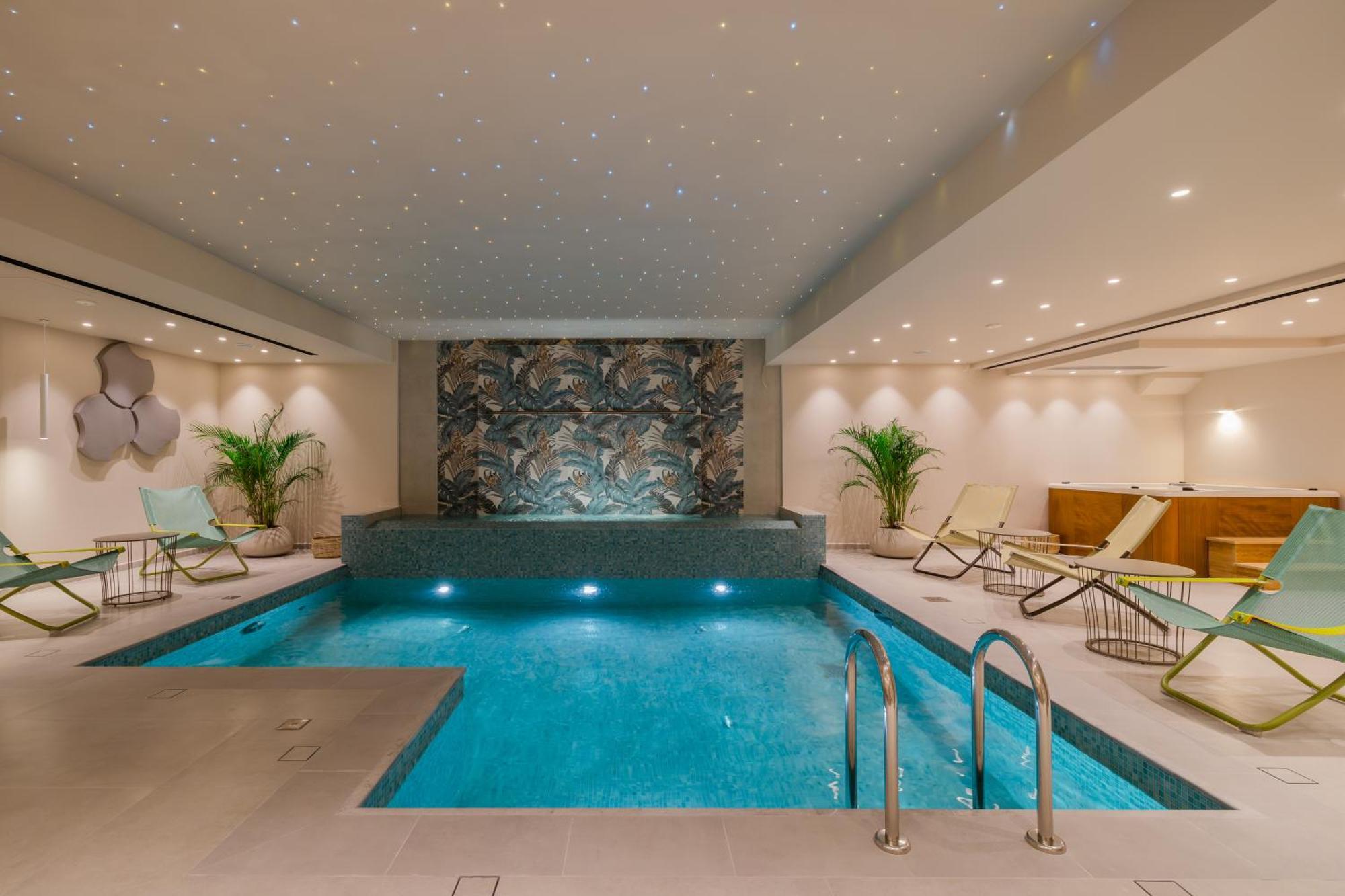 Hotel Ionian Plaza & 4*