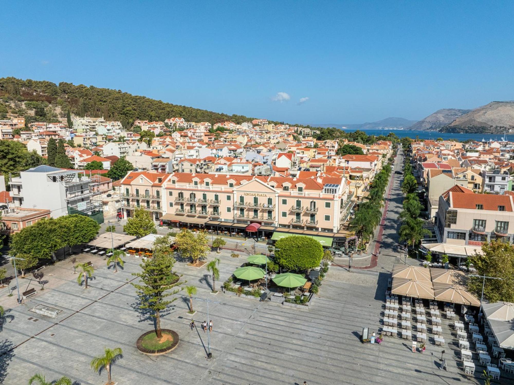 Hotel Ionian Plaza & 4*