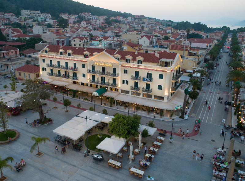 Ionian Plaza & Hotel 4*